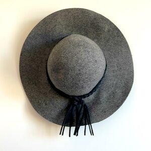 COPY - Anthropologie 100% wool hat